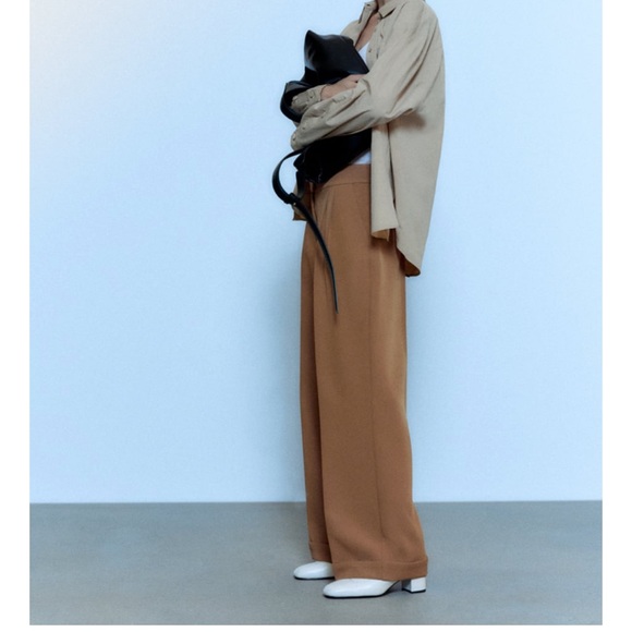 ZARA WIDE LEG PLEATED FITTED TURNED UP HEM PANTS - Picture 4 of 8